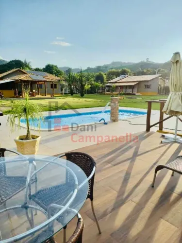 Chácara à venda em Congonhal com piscina e área de lazer