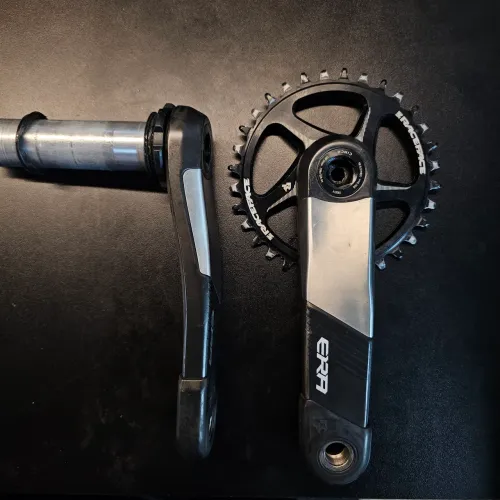 Pedivela Raceface ERA Carbono 170mm com cora