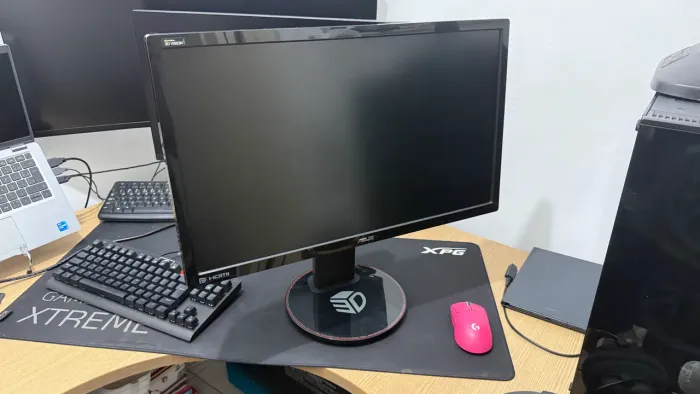 Monitor Gaming ASUS VG248QE -24" FHD (1920x1080) , 1ms, até 144Hz, 3D Vision Ready