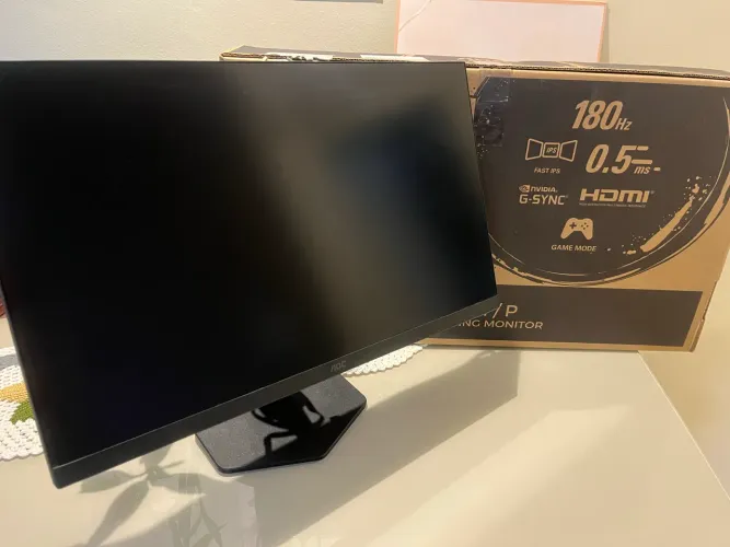 Monitor Gamer AOC 27" 180Hz 0.5ms IPS - Na Caixa, Completo, Menos de 1 ano de uso