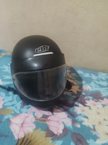 Capacete semi novo tamanho 58