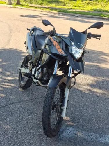 Vendo XRE 300 ADVENTURE.