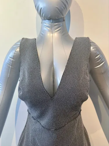 vestido tubinho decotado animale