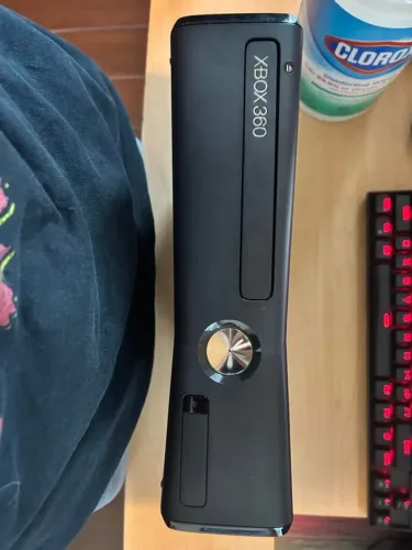 (Retirar Pessoalmente) XBOX 360 SLIM - 4GB - LTU 3.0 - DEFEITO.