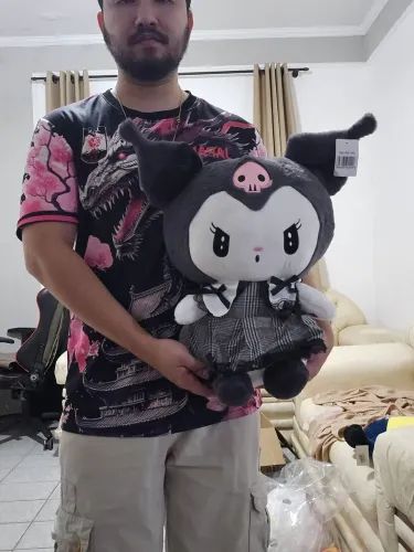 Pelúcia Kuromi com vestido preto