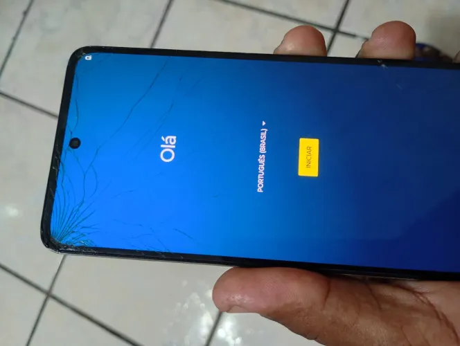 Vendo Moto g52 tela trincada funcionando perfeitamente