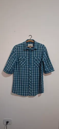 Camiseta xadrez verde água