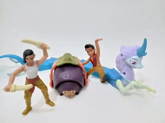 Coleção Miniaturas Sisu Raya e O Ultimo Dragão , Tuk Tuk , Boun e Namaari - Conservados