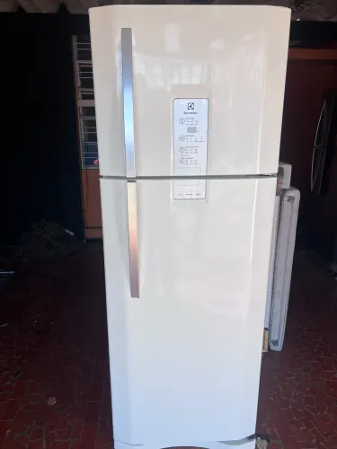 Geladeira Electrolux frost free 