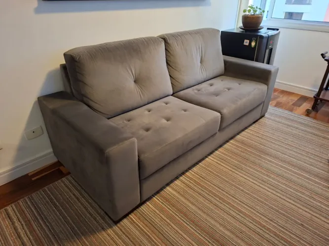 Sofá suede cinza ótimo estado