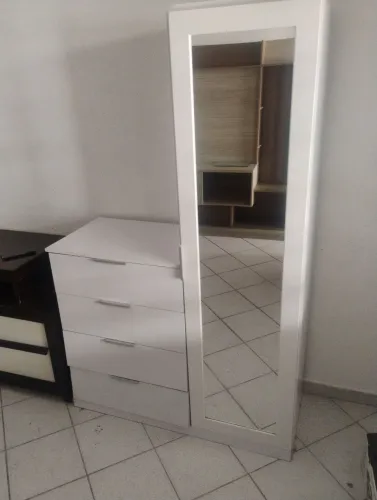 Cômoda Guarda Roupa com Espelho 