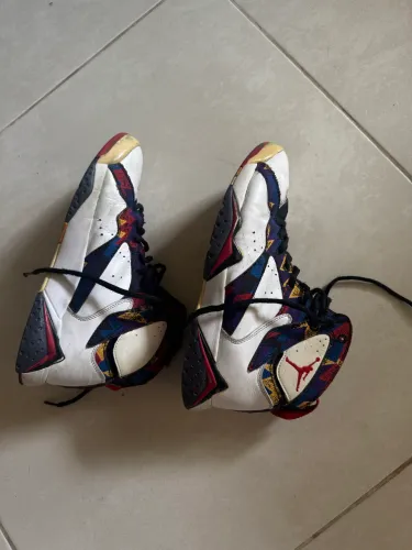 Tênis Nike - Air Jordan 7 Retro Sweater da Jordan Brand.