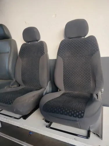 Bancos dianteiro meriva