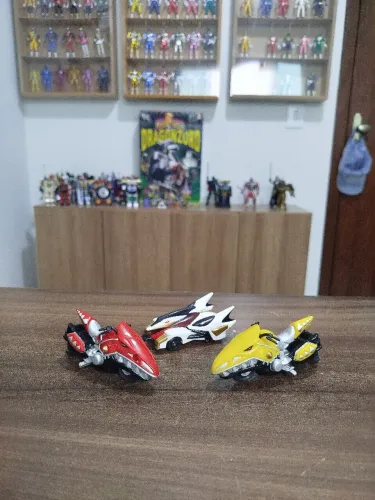 Lote Miniaturas Veículos power ranger dino thunder