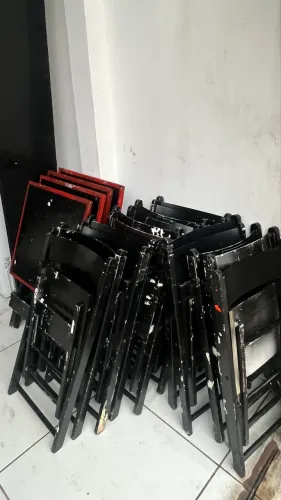 Vendo 5 conjunto de mesas - 300 cada