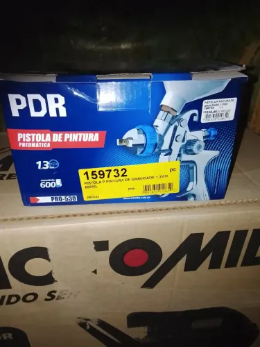 Estou vendendo um compressor, uma pistola e uma mangueira.