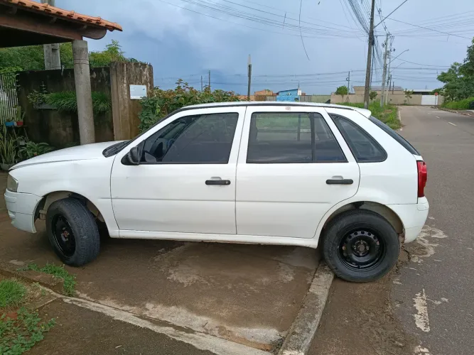 Volkswagen Gol (novo) 1.0 MI Total Flex 8V 4P 2014