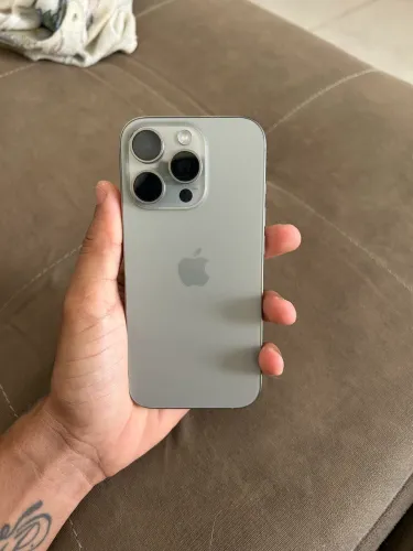 iPhone 16 Pro 256gb bateria em 90%