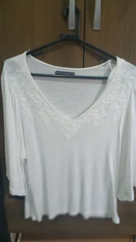 Blusa Malha com detalhe em renda
