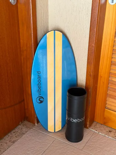 Prancha de Equilíbrio (Balance Board) da marca VibeBoard Brasil, cor Azul.