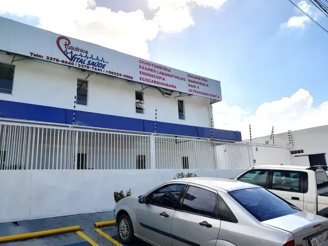 Ponto comercial/Prédio com 1.700m² área construida em Itinga - Lauro de Freitas - BA