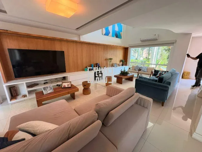 Casa em Condomínio à venda Próximo ao Country| 4 qts, 3 suítes, piscina e espaço gourmet-