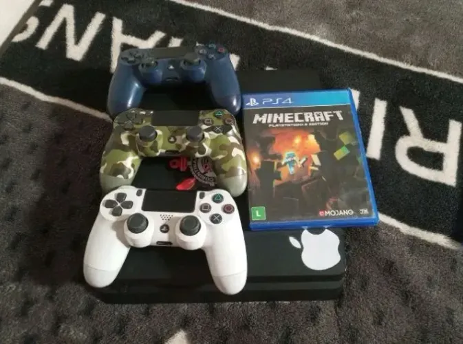 PS4 SLIM 500GB semi- novo 2 jogos