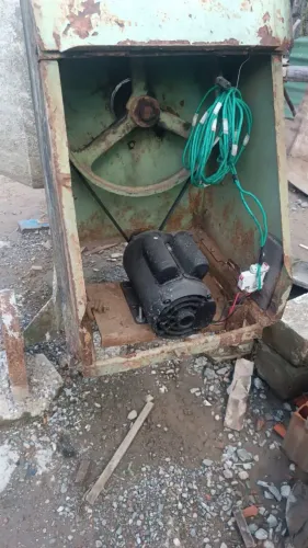 Vende se betoneira