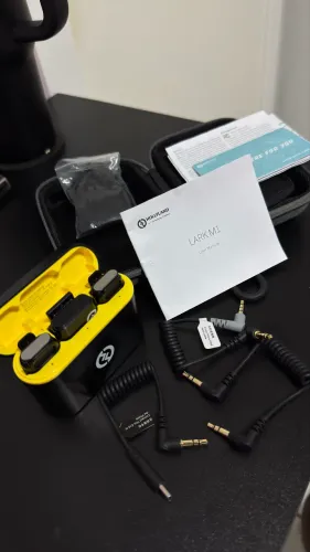 Microfone Hollyland Lark M1 Duo - Completo com Case de Carga e Nota Fiscal