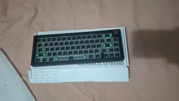 Teclado GMK67 barebone