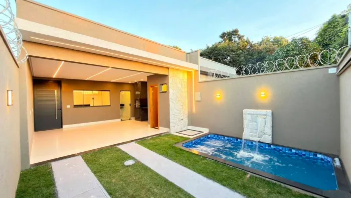 Casa Acabamento Alto Padrão -3 Quartos -Piscina-Hidromassagem- Center Ville