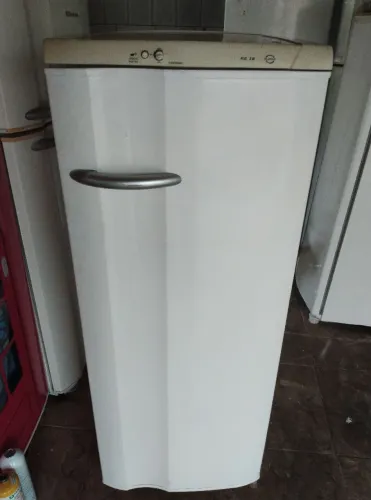 Geladeira Electrolux 240 l funcionando perfeitamente entrego