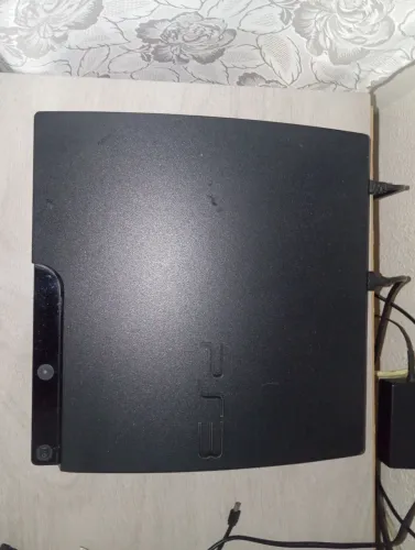 PS3 slim com 1 jogo mídia digital