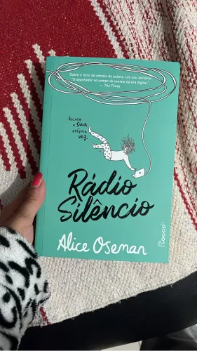 Rádio Silêncio - Alice Oseman (Lido Apenas Uma Vez)