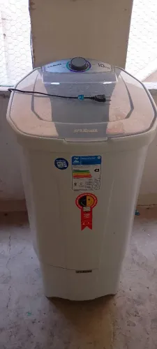 Tanquinho 10kg semi-novo pouco tempo de uso.