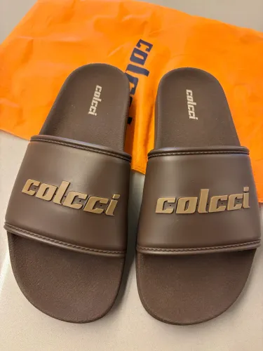 Chinelo Colcci