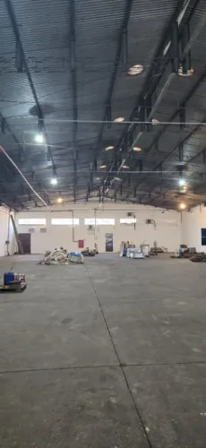 Salão Comercial para alugar, 880m² - Jardim Zara