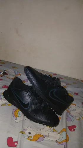 Vendo chuteira Nike tiempo Society seminova usada poucas vezes estado de nova?