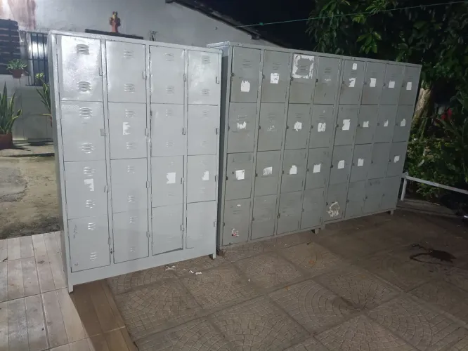 Armário roupeiro 16 portas