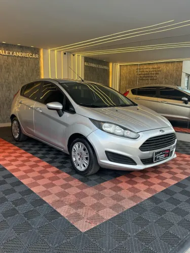 Ford Fiesta 1.5 16V Flex Mec. 5P 2015
