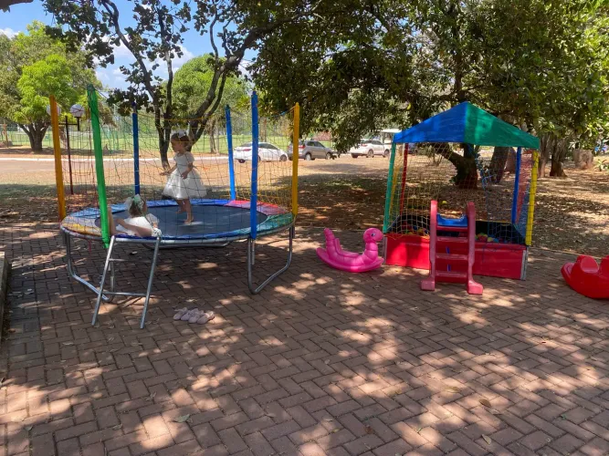 Pula pula + piscina de bolinha + escorregador + cavalinho