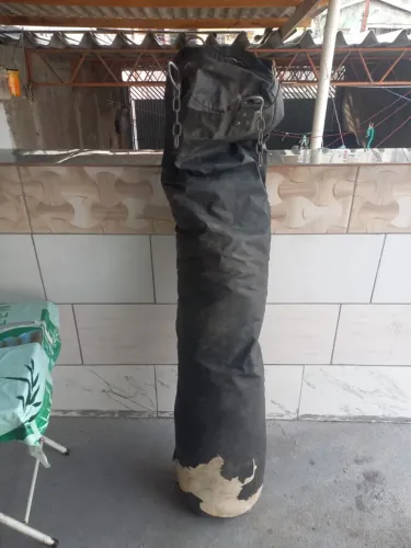 Saco de treinar cheio artes marciais precisa trocar zíper e limpar
