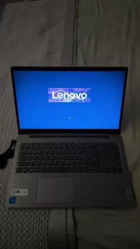 Notebook Lenovo IdeaPad 3 15ITL6 - Intel Core i5 - Excelente Estado