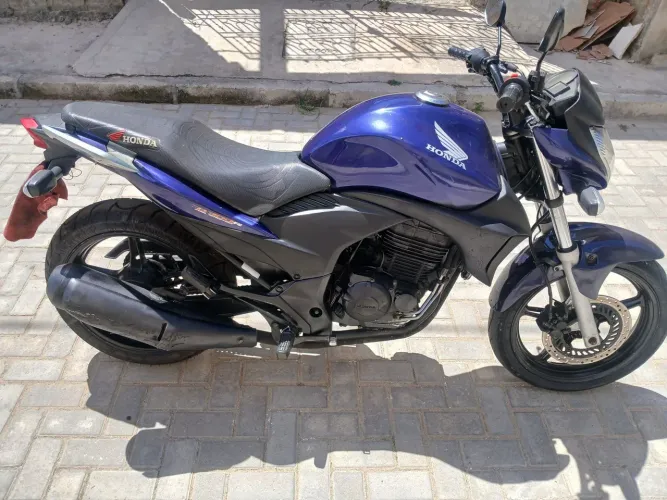 Vendo ou Troco em Carro $= 10.000