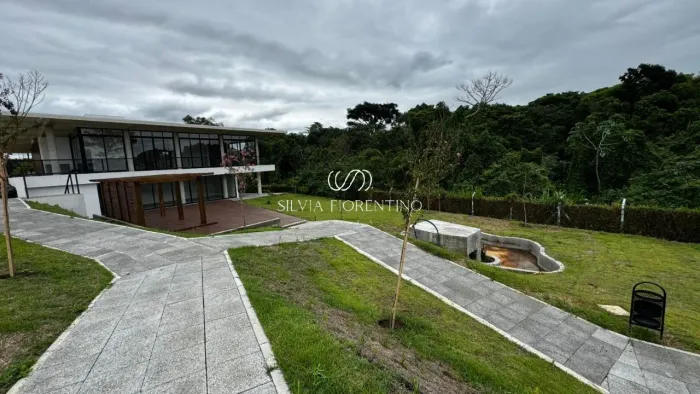 Terreno em Condomínio à Venda em Taubaté-SP, Bairro Piracangaguá 200m² de Área