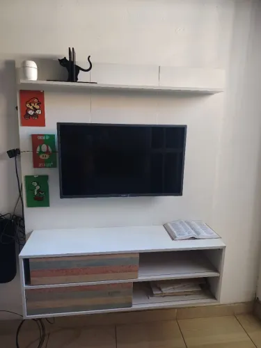 Painel 1,20 TV 55 2 portas de correr só 100,00