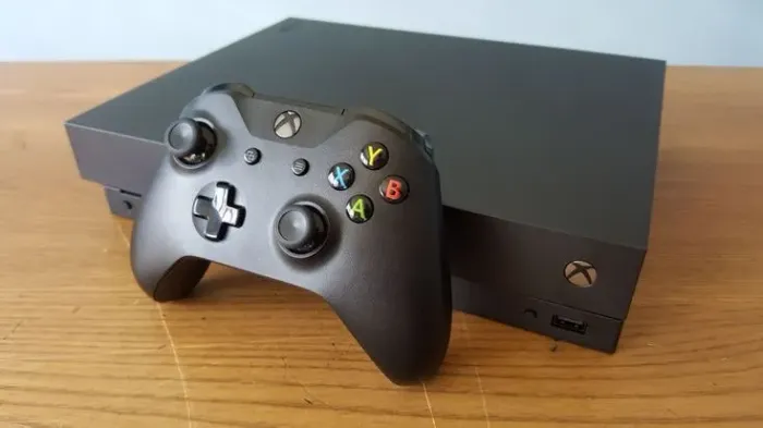 Xbox One X 1T + 1 controle + caixa