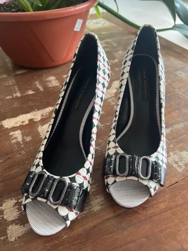 Sapato peep toe Jorge Bischoff 39 nunca usado! 