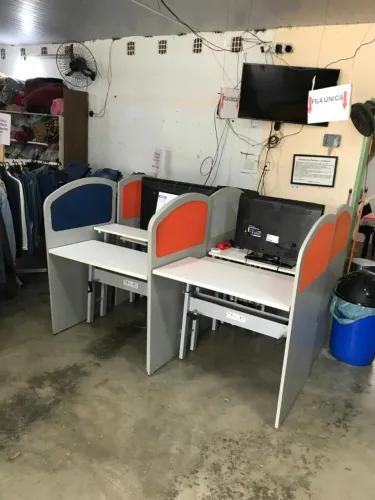 Estação de trabalho, mesa para computador