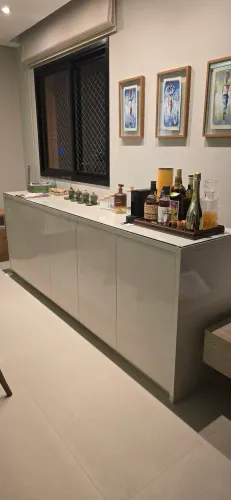 Buffet Aparador Laqueado Branco com Vidro